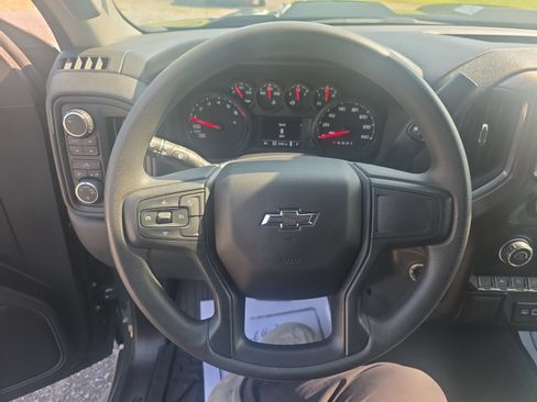 Used 2025 Chevrolet Silverado 1500 Custom Trail Boss AWD/4WD image 16