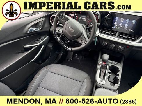 New 2026 Chevrolet Trax RS w/ Sunroof Package image 18