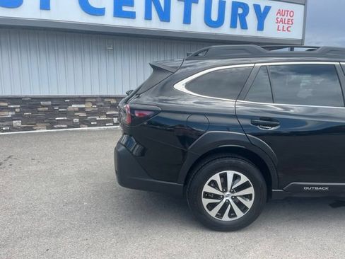 Used 2024 Subaru Outback Premium AWD/4WD image 14