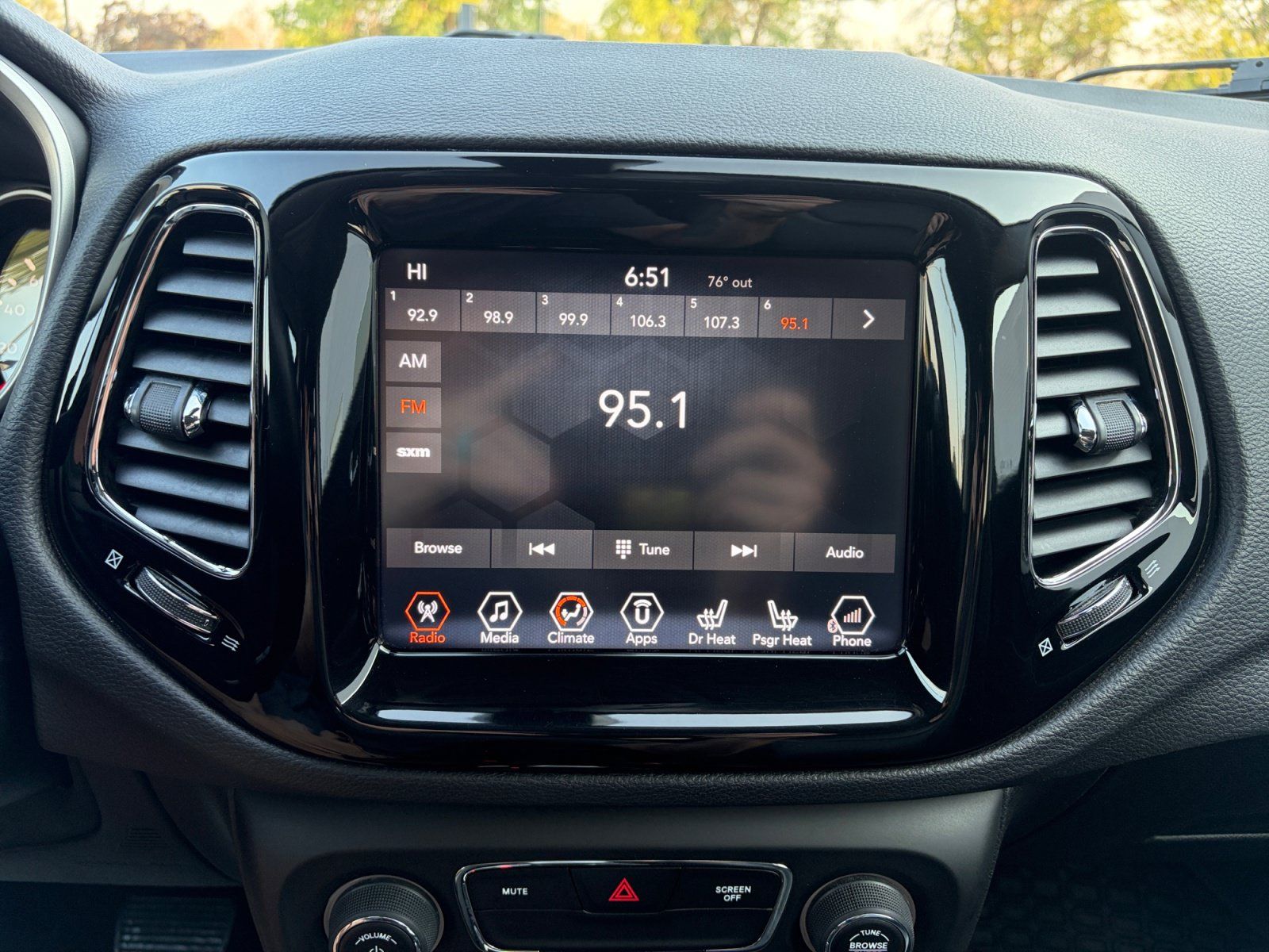 Used 2018 Jeep Compass Limited AWD/4WD image 12