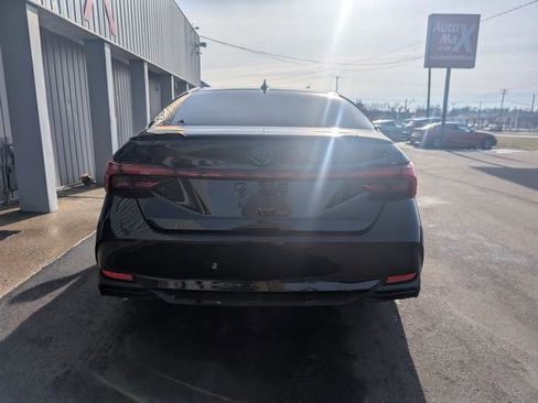 Used 2022 Toyota Avalon XSE image 6