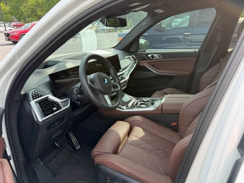 Used 2026 BMW X5 xDrive40i w/ M Sport Package AWD/4WD image 4