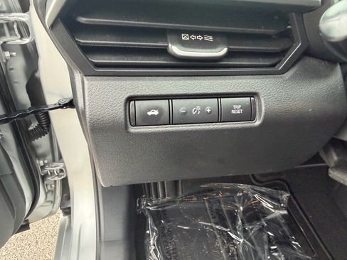 Used 2024 Nissan Altima 2.5 SV FWD image 27