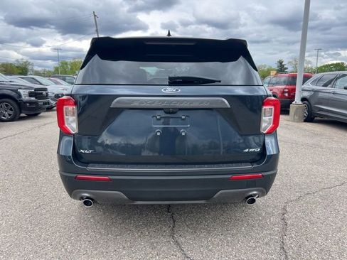 Certified 2022 Ford Explorer XLT w/ Equipment Group 202A AWD/4WD image 5