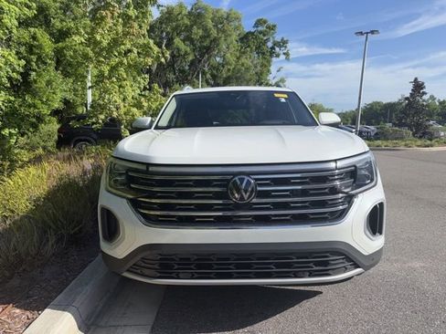 Used 2024 Volkswagen Atlas SEL image 2