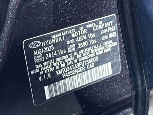 Used 2023 Genesis G70 2.0T RWD image 29