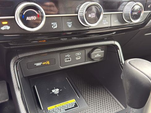 Used 2025 Honda CR-V Sport Touring image 21