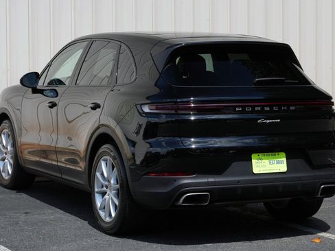 Used 2024 Porsche Cayenne AWD/4WD image 56