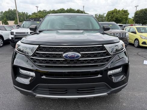 Used 2021 Ford Explorer XLT w/ Equipment Group 202A AWD/4WD image 2