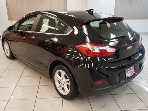 Used 2018 Chevrolet Cruze LT FWD image 9