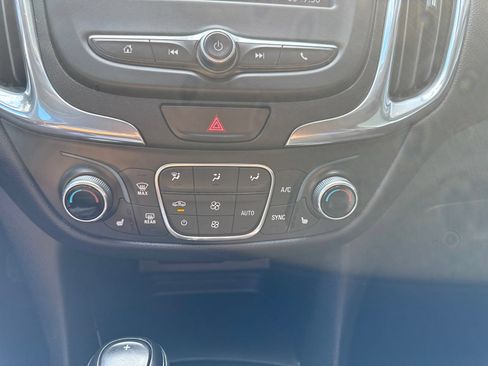 Used 2020 Chevrolet Equinox LT AWD/4WD image 23