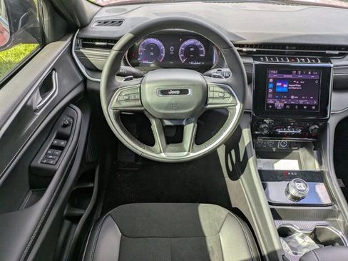New 2025 Jeep Grand Cherokee L Laredo AWD/4WD image 17