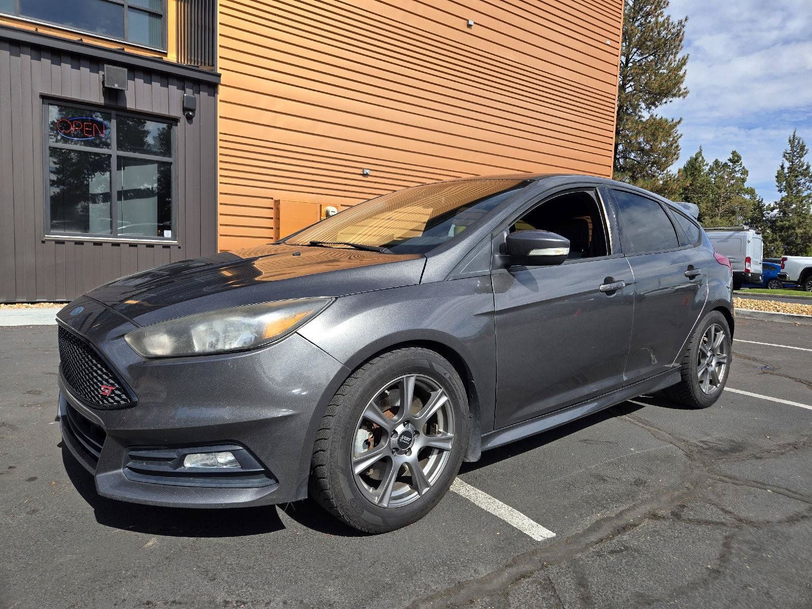Used 2016 Ford Focus ST FWD image 1