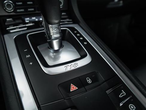 Used 2018 Porsche 718 Cayman Base image 25