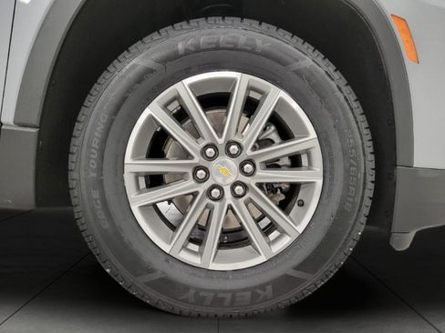 Used 2023 Chevrolet Traverse LT image 4