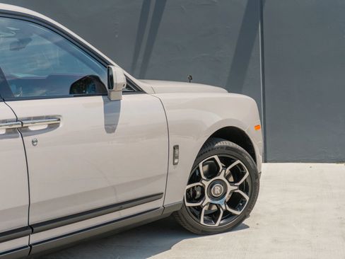 Used 2024 Rolls-Royce Cullinan Black Badge AWD/4WD image 42
