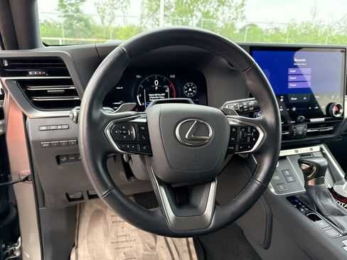 Used 2024 Lexus GX 550 w/ Cold Area Package AWD/4WD image 11