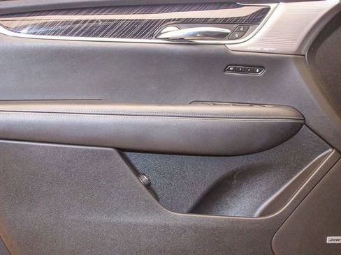 Used 2020 Cadillac XT6 Premium Luxury image 25