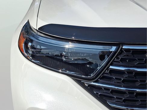 Used 2024 Ford Explorer XLT AWD/4WD image 14