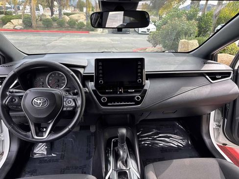 Used 2020 Toyota Corolla SE FWD image 3