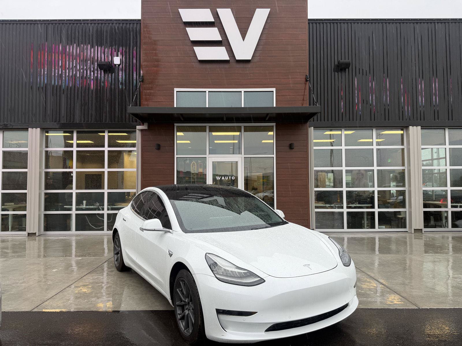 Used 2018 Tesla Model 3 Long Range RWD image 1