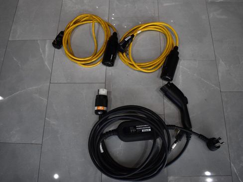 Used 2011 Tesla Roadster Sport image 86