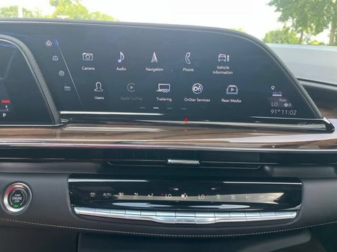 Used 2023 Cadillac Escalade Sport Platinum w/ Heavy-Duty Trailer Package AWD/4WD image 27
