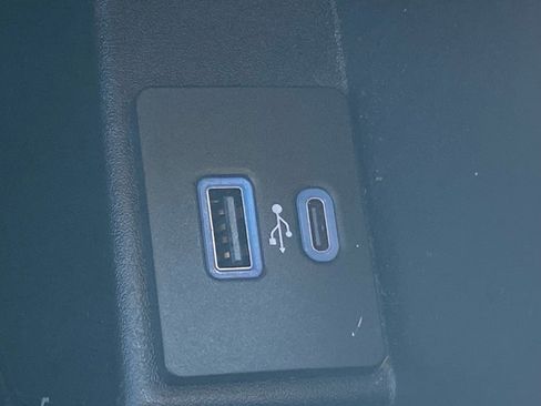 Certified 2022 Ford Edge SEL w/ Convenience Package image 18