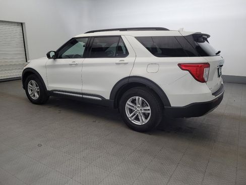 Used 2022 Ford Explorer XLT w/ Equipment Group 202A AWD/4WD image 3