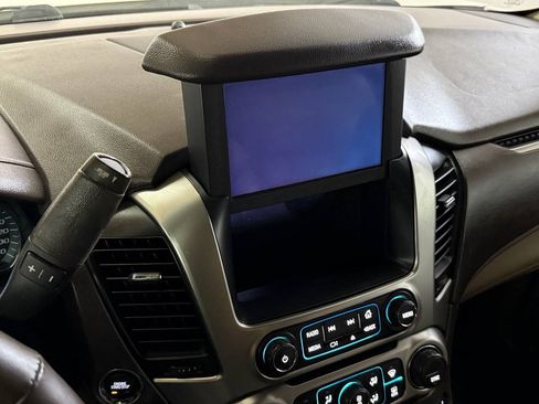Used 2015 Chevrolet Suburban LTZ RWD image 57