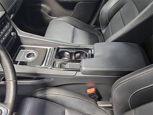 Used 2020 Jaguar F-PACE R-Sport image 46