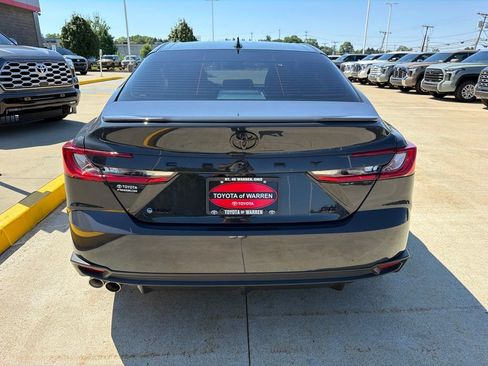 Used 2025 Toyota Camry SE FWD image 6