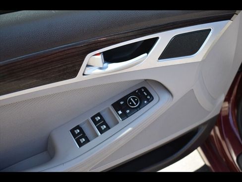 Used 2015 Hyundai Genesis 3.8 RWD image 18