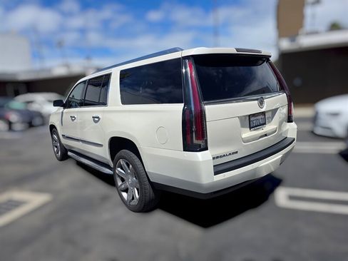 Used 2015 Cadillac Escalade ESV Luxury image 7