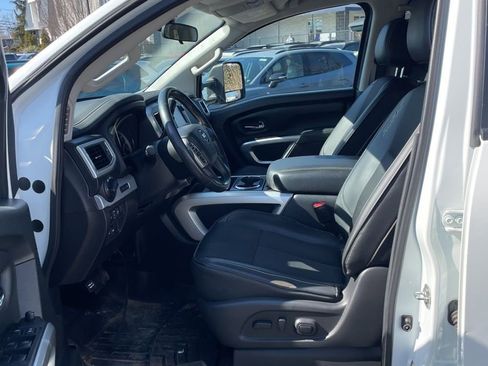 Used 2017 Nissan Titan PRO-4X image 7