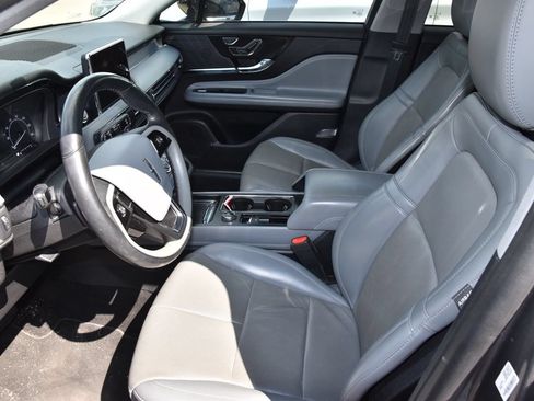 Used 2022 Lincoln Corsair AWD w/ Premium Package image 9