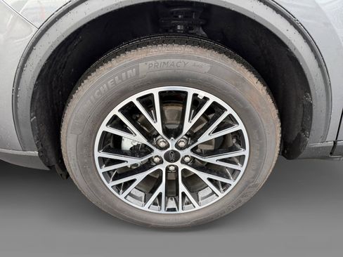 Used 2025 Ford Escape SE w/ Class II Trailer Tow Package image 9