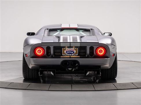 Used 2006 Ford GT RWD image 4