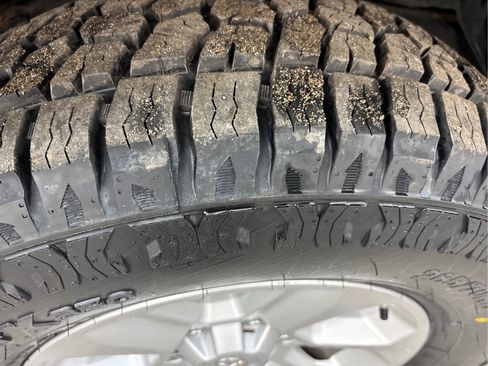 Used 2016 Toyota 4Runner SR5 AWD/4WD image 30