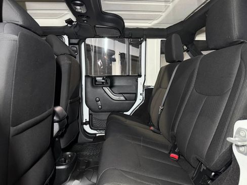 Used 2017 Jeep Wrangler Unlimited Sport w/ Connectivity Group AWD/4WD image 17