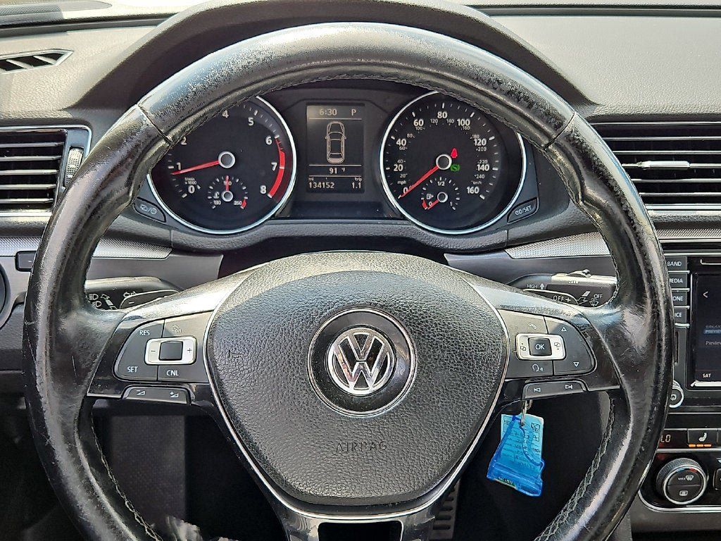Used 2017 Volkswagen Passat 1.8T R-Line FWD image 17