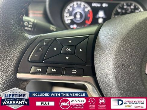 Used 2024 Nissan Versa SR FWD image 17