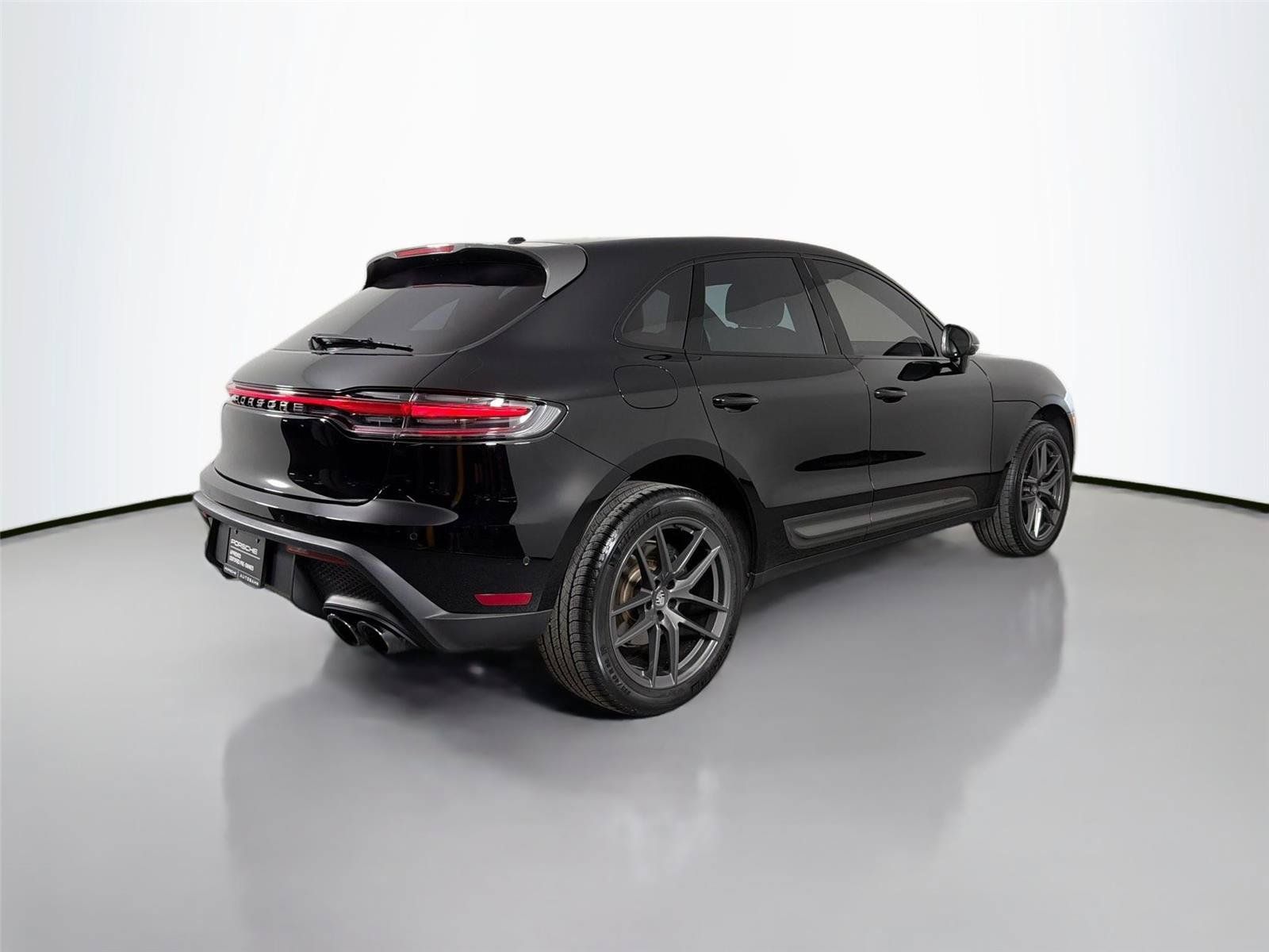 Certified 2024 Porsche Macan Turbo AWD/4WD image 7