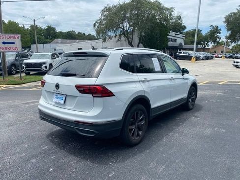 Used 2022 Volkswagen Tiguan SE FWD image 6