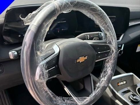 New 2026 Chevrolet Equinox LT w/ Convenience Package II AWD/4WD image 13