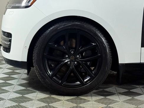 New 2025 Land Rover Range Rover SE image 13