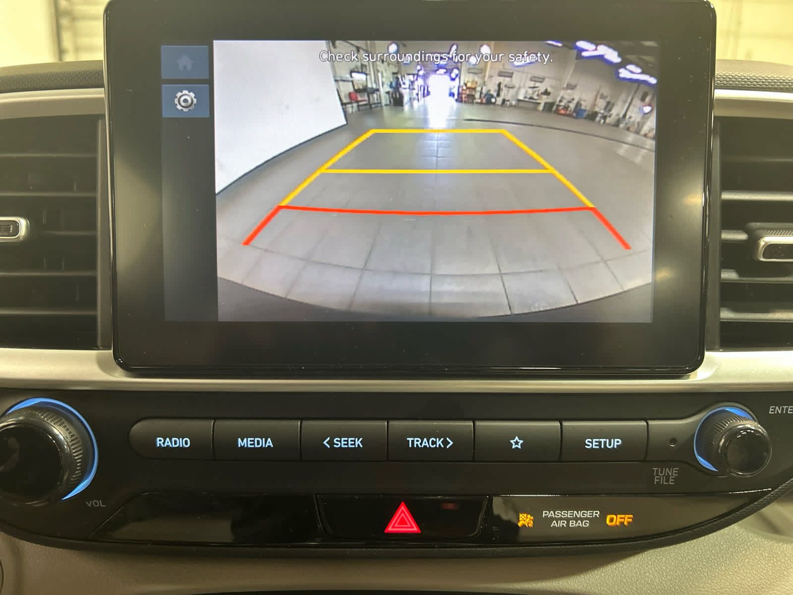 Used 2025 Hyundai Venue SEL FWD image 5