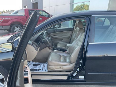 Used 2004 Honda Accord EX image 9