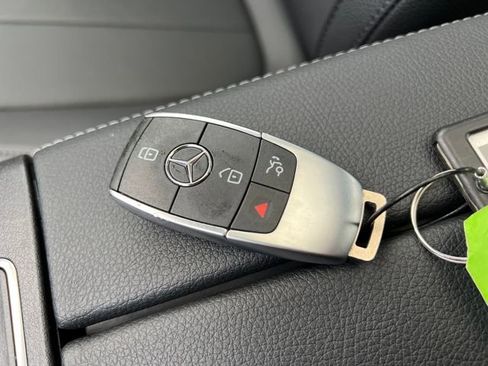 Used 2025 Mercedes-Benz CLA 250 4MATIC image 30