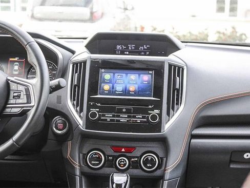 Used 2022 Subaru Crosstrek 2.0i Premium w/ Moonroof Package image 19